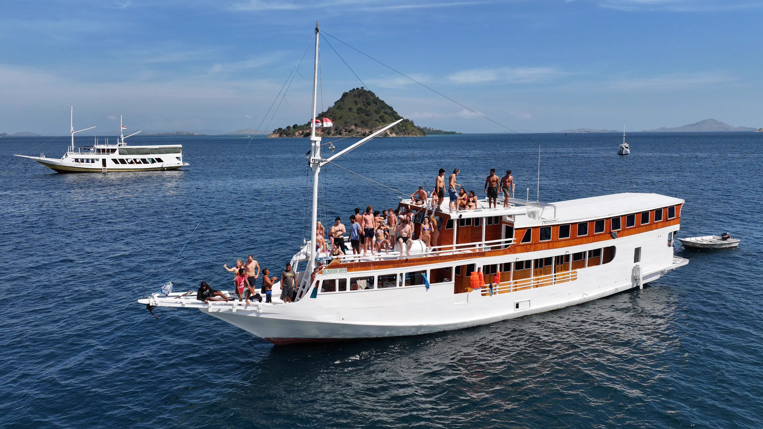 Open Trip Labuan Bajo ke Lombok, KLM Budi Jaya, 4 Hari 3 Malam - Foto Perjalanan 2